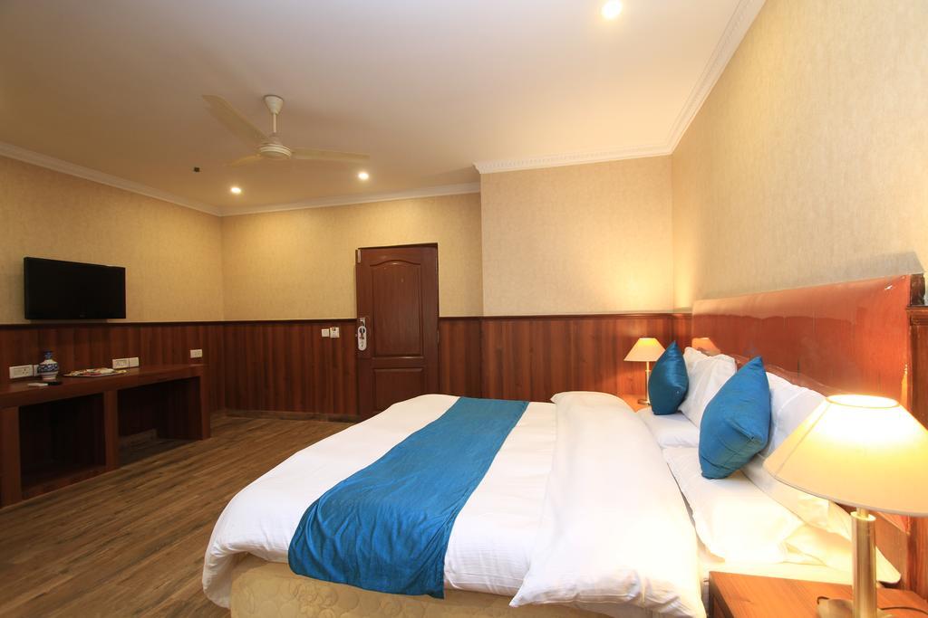 Hotel Noor Empire International Kormangala Bangalore Exterior photo